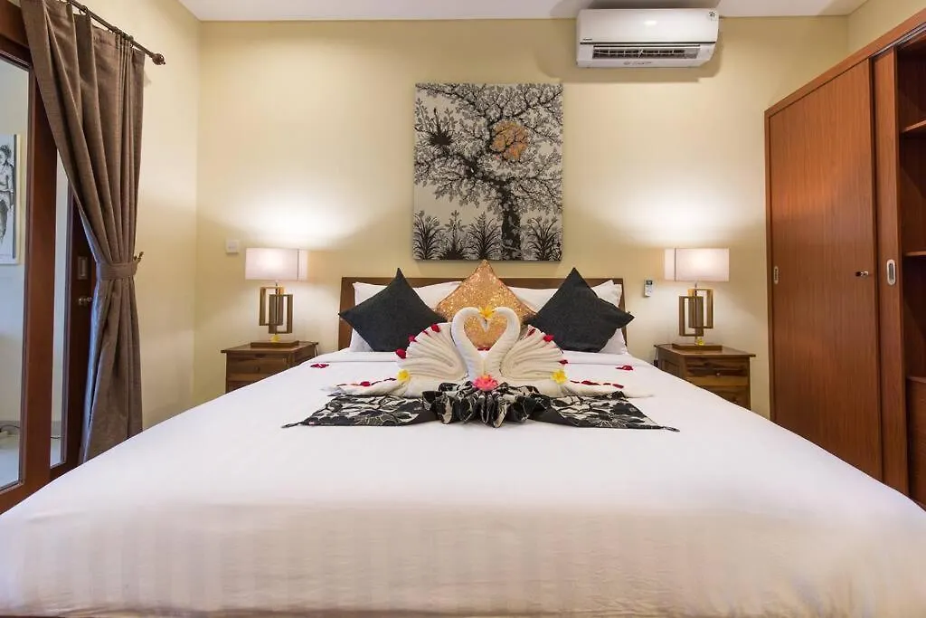 Villa Hitam Putih Legian Bali Seminyak